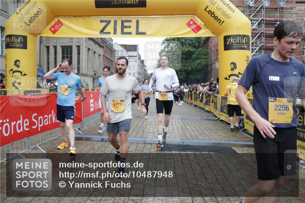 13.09.2026 - Kiel Lauf Yannick Fuchs http://msf.ph/oto/10487948 13.09.2026 10:31:49 Ziel 900, 1626, 1981, 4616, 4900, 5071, 5134, 5868, 5870, 6045, 6220, 6985, 7375, 8531, 8837, 8958, 9438, 10768, 11193, 12028, 12058, 227, 866, 1076, 1196, 1300, 3231, 3727, 4234, 4446, 5035, 5071, 5251, 5813, 5991, 7335, 7402, 7476, 7749, 7834, 7863, 8496, 8645, 8761, 9225, 10489, 10780, 11329, 12361, 153, 520, 577, 1239, 1403, 1406, 2389, 2990, 4816, 4903, 5965, 8465, 10087, 11416, 11722, 11927, 11975, 12024, 12127, 227, 1834, 2256, 4771, 5035, 5251, 5612, 7024, 7330 meine-sportfotos.de