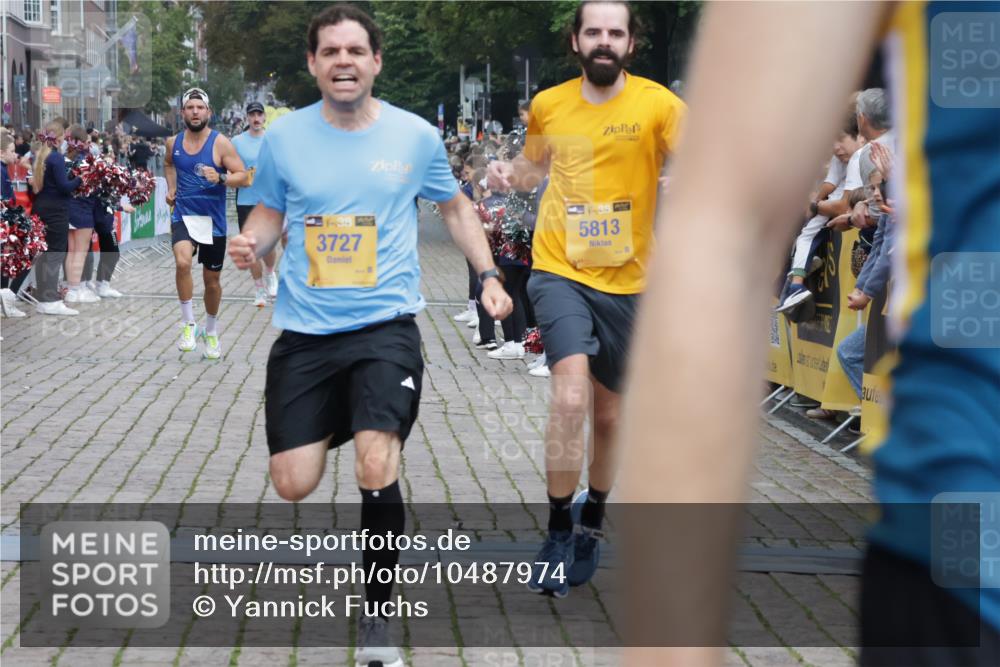 13.09.2026 - Kiel Lauf Yannick Fuchs http://msf.ph/oto/10487974 13.09.2026 10:31:59 Ziel 520, 577, 1403, 1406, 2389, 2990, 4816, 4900, 8837, 8958, 9438, 11193, 11722, 11927, 12024, 12058, 12127, 866, 900, 1076, 1196, 1300, 1626, 1981, 3231, 3727, 4234, 4616, 5071, 5134, 5813, 5868, 5870, 5991, 6045, 6220, 6985, 7335, 7375, 7476, 7749, 8531, 8645, 8761, 9225, 10489, 10768, 12028, 12361, 153, 1239, 2716, 3353, 3570, 4079, 4903, 5965, 7790, 8376, 8465, 8489, 10087, 10981, 11416, 11975, 12761, 3231, 3727, 4446, 7834, 8496 meine-sportfotos.de