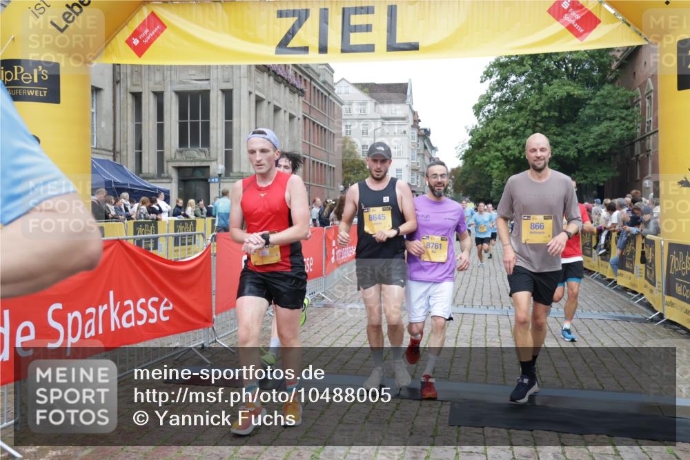 13.09.2026 - Kiel Lauf Yannick Fuchs http://msf.ph/oto/10488005 13.09.2026 10:32:08 Ziel 153, 520, 1239, 2716, 2990, 4816, 4903, 5965, 8465, 8489, 10087, 10981, 11416, 11722, 11927, 11975, 12127, 577, 900, 1076, 1300, 1403, 1406, 1626, 1981, 2389, 4234, 4616, 4900, 5071, 5134, 5868, 5870, 5991, 6045, 6220, 6985, 7375, 7476, 7749, 8531, 8837, 8958, 9225, 9438, 10768, 11193, 12024, 12028, 12058, 12361, 524, 3170, 3353, 3570, 3923, 4079, 4349, 6435, 7790, 8376, 8878, 11451, 11612, 12071, 12367, 12761, 866, 1196, 1300, 3231, 4234 meine-sportfotos.de