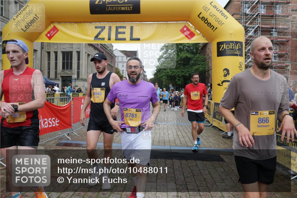 13.09.2026 - Kiel Lauf Yannick Fuchs http://msf.ph/oto/10488011 13.09.2026 10:32:09 Ziel 153, 520, 1239, 2716, 2990, 3353, 4816, 4903, 5965, 8465, 8489, 10087, 10981, 11416, 11722, 11927, 11975, 12127, 577, 900, 1076, 1403, 1406, 1626, 1981, 2389, 4234, 4616, 4900, 5071, 5134, 5868, 5870, 6045, 6220, 6985, 7375, 7476, 7749, 8531, 8837, 8958, 9225, 9438, 10768, 11193, 12024, 12028, 12058, 12361, 524, 3170, 3570, 3923, 4079, 4349, 6435, 7790, 8376, 8878, 11451, 11612, 12071, 12367, 12761, 866, 1196, 1300, 3231, 4234 meine-sportfotos.de