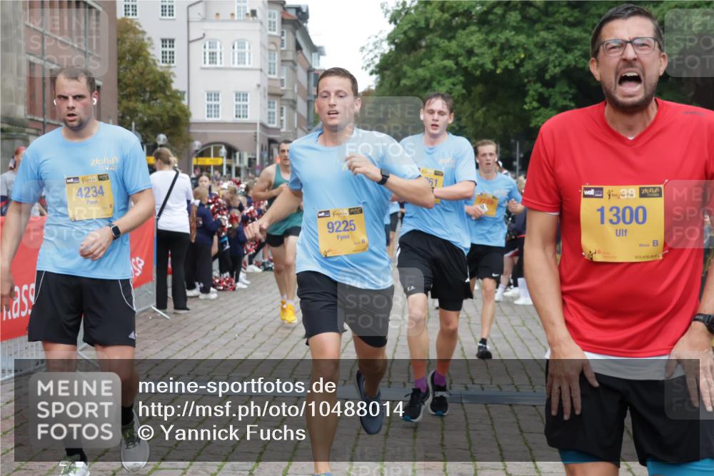 13.09.2026 - Kiel Lauf Yannick Fuchs http://msf.ph/oto/10488014 13.09.2026 10:32:11 Ziel 153, 520, 1239, 2716, 2990, 3353, 3570, 4903, 5965, 8376, 8465, 8489, 10087, 10981, 11416, 11722, 11927, 11975, 12127, 577, 900, 1076, 1403, 1406, 1626, 1981, 2389, 4616, 4816, 4900, 5071, 5134, 5868, 5870, 6045, 6220, 6985, 7375, 7476, 7749, 8531, 8837, 8958, 9438, 10768, 11193, 12024, 12028, 12058, 12361, 524, 3170, 3923, 4079, 4349, 4512, 6435, 7790, 8878, 11319, 11451, 11612, 12071, 12367, 12761, 866, 1076, 1196, 1300, 4234, 5071 meine-sportfotos.de