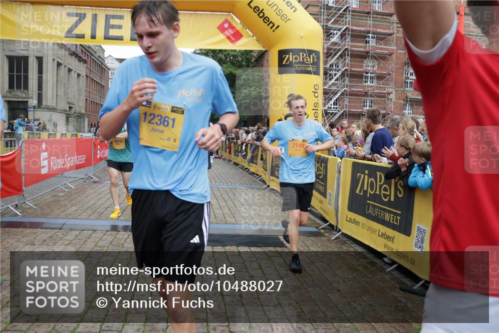 13.09.2026 - Kiel Lauf Yannick Fuchs http://msf.ph/oto/10488027 13.09.2026 10:32:13 Ziel 153, 520, 1239, 2716, 3353, 3570, 4079, 4903, 5965, 8376, 8465, 8489, 10087, 10981, 11416, 11722, 11927, 11975, 12761, 520, 577, 900, 1076, 1403, 1406, 1626, 1981, 2389, 2990, 4616, 4816, 4900, 5071, 5134, 5868, 5870, 6045, 6220, 6985, 7375, 7476, 8531, 8837, 8958, 9438, 10768, 11193, 12024, 12028, 12058, 12127, 524, 3170, 3923, 4236, 4349, 4512, 6435, 7790, 8878, 11299, 11319, 11451, 11612, 12071, 12367, 866, 1076, 1300, 1626, 4234, 4616, 5071, 5868 meine-sportfotos.de