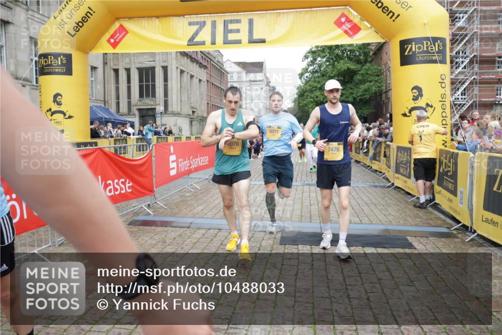 13.09.2026 - Kiel Lauf Yannick Fuchs http://msf.ph/oto/10488033 13.09.2026 10:32:15 Ziel 153, 1239, 2716, 3353, 3570, 4079, 4903, 5965, 7790, 8376, 8465, 8489, 10087, 10981, 11416, 11975, 12761, 520, 577, 900, 1403, 1406, 1626, 1981, 2389, 2990, 4616, 4816, 4900, 5134, 5868, 5870, 6045, 6220, 6985, 7375, 8531, 8837, 8958, 9438, 10768, 11193, 11722, 11927, 12024, 12028, 12058, 12127, 524, 1393, 3170, 3923, 4236, 4349, 4512, 6435, 8033, 8683, 8878, 9123, 11299, 11319, 11451, 11612, 12071, 12367, 900, 1076, 1300, 1626, 4234, 4616, 5071, 5868, 5870 meine-sportfotos.de