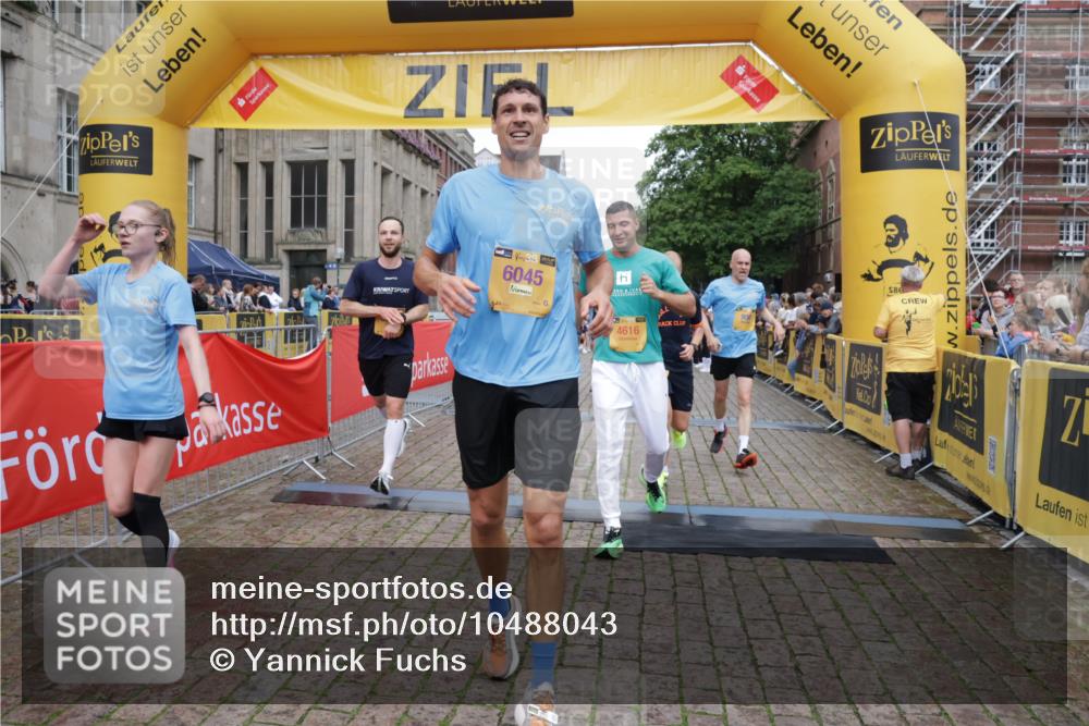 13.09.2026 - Kiel Lauf Yannick Fuchs http://msf.ph/oto/10488043 13.09.2026 10:32:17 Ziel 524, 2716, 3353, 3570, 4079, 4903, 5965, 7790, 8376, 8465, 8489, 10087, 10981, 11416, 11451, 11975, 12761, 153, 520, 577, 900, 1239, 1403, 1406, 1981, 2389, 2990, 4816, 4900, 4903, 5134, 5870, 5965, 6220, 6985, 7375, 8531, 8837, 8958, 9438, 10768, 11193, 11722, 11927, 11975, 12024, 12028, 12058, 12127, 1393, 3170, 3923, 4236, 4349, 4512, 6435, 8033, 8683, 8878, 9123, 11299, 11319, 11612, 12071, 12367, 900, 1076, 1626, 1981, 4234, 4616, 5071, 5868, 5870 meine-sportfotos.de