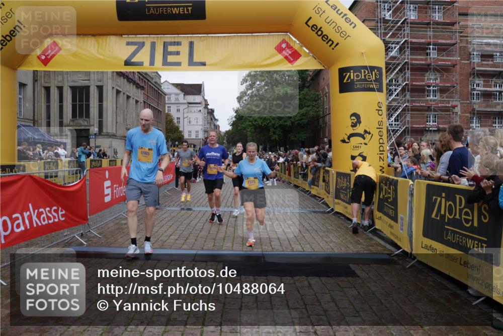 13.09.2026 - Kiel Lauf Yannick Fuchs http://msf.ph/oto/10488064 13.09.2026 10:32:22 Ziel 524, 3353, 3570, 3923, 4079, 4349, 6435, 7790, 8376, 8489, 8878, 11451, 11612, 12367, 12761, 153, 520, 577, 1239, 1403, 1406, 2389, 2716, 2990, 4816, 4900, 4903, 5134, 5965, 8465, 8489, 8837, 8958, 9438, 10087, 10768, 10981, 11193, 11416, 11722, 11927, 11975, 12024, 12028, 12058, 12127, 870, 875, 1393, 1612, 1801, 3170, 4236, 4512, 5721, 8033, 8621, 8683, 9123, 11299, 11319, 12071, 12353, 900, 1626, 1981, 4616, 5134, 5868, 5870, 6985, 7375, 9438, 10768 meine-sportfotos.de