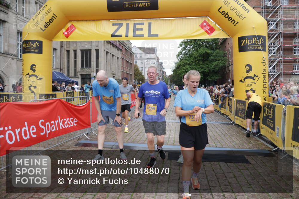 13.09.2026 - Kiel Lauf Yannick Fuchs http://msf.ph/oto/10488070 13.09.2026 10:32:23 Ziel 524, 3170, 3353, 3570, 3923, 4079, 4349, 6435, 7790, 8376, 8878, 11451, 11612, 12071, 12367, 12761, 153, 520, 577, 1239, 1403, 1406, 2389, 2716, 2990, 4816, 4900, 4903, 5965, 8465, 8489, 8837, 8958, 9438, 10087, 10768, 10981, 11193, 11416, 11722, 11927, 11975, 12024, 12058, 12127, 870, 875, 1393, 1612, 1801, 4236, 4512, 5721, 8033, 8621, 8683, 9123, 11299, 11319, 12353, 900, 1626, 1981, 4616, 5134, 5868, 5870, 6985, 7375, 9438, 10768 meine-sportfotos.de