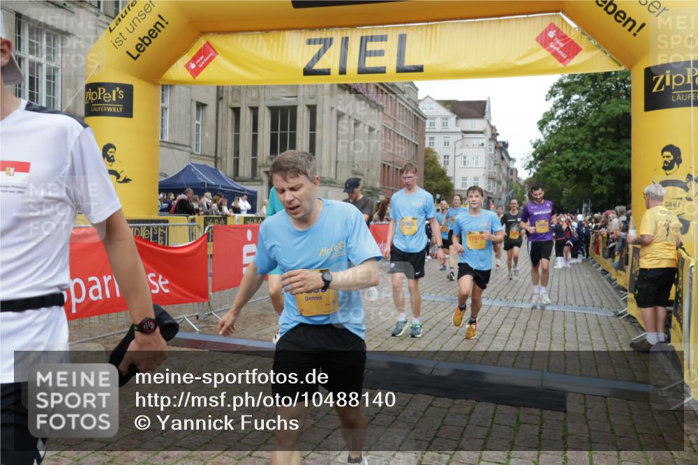 13.09.2026 - Kiel Lauf Yannick Fuchs http://msf.ph/oto/10488140 13.09.2026 10:32:43 Ziel 342, 870, 875, 1393, 1612, 1801, 4393, 4963, 5721, 6337, 7471, 7650, 8033, 8621, 8683, 9123, 10338, 11597, 12353, 12728, 524, 2716, 3170, 3353, 3570, 3923, 4079, 4236, 4349, 4512, 6435, 7790, 8376, 8465, 8489, 8878, 10087, 10981, 11299, 11319, 11416, 11451, 11612, 12071, 12367, 12761, 32, 1467, 3327, 9222, 9879, 153, 520, 1239, 2716, 2990, 4903, 5965, 8465, 10087, 10981, 11416, 11722, 11927, 11975, 12127 meine-sportfotos.de
