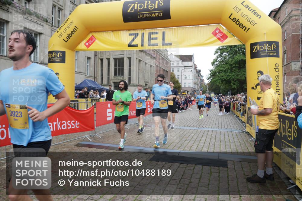 13.09.2026 - Kiel Lauf Yannick Fuchs http://msf.ph/oto/10488189 13.09.2026 10:33:01 Ziel 32, 1467, 3327, 9222, 9879, 10552, 342, 870, 875, 1393, 1612, 1801, 3170, 4236, 4393, 4512, 4963, 5721, 6337, 7471, 7650, 8033, 8621, 8683, 9123, 10338, 11299, 11319, 11597, 12071, 12353, 12367, 12728, 864, 1327, 1525, 2824, 3991, 3997, 4929, 5197, 5274, 5907, 6537, 6988, 7030, 7709, 8280, 9411, 9891, 9975, 10181, 10448, 10773, 11754, 12277, 12339, 524, 3170, 3923, 4349, 6435, 7790, 8878, 11451, 11612, 12071, 12367 meine-sportfotos.de