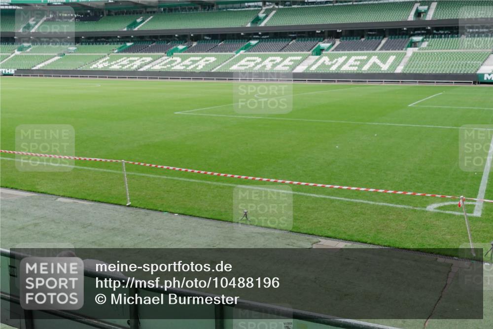 13.09.2026 - 21. swb-Marathon Bremen Michael Burmester http://msf.ph/oto/10488196 13.09.2026 10:05:35 Laufen im Stadion  meine-sportfotos.de