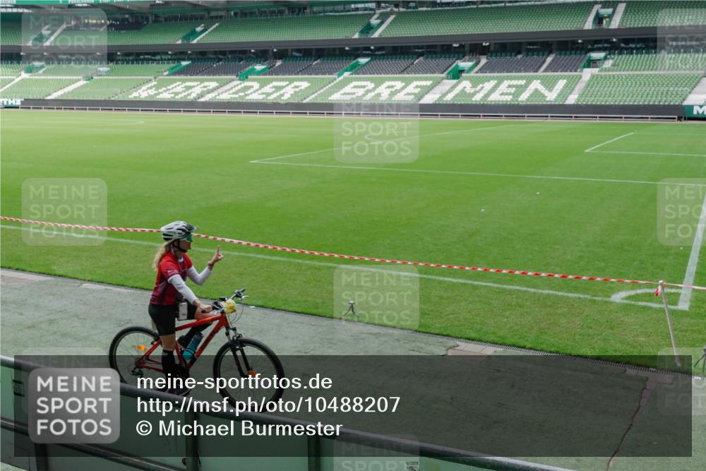 13.09.2026 - 21. swb-Marathon Bremen Michael Burmester http://msf.ph/oto/10488207 13.09.2026 10:14:50 Laufen im Stadion 13525, 13627 meine-sportfotos.de