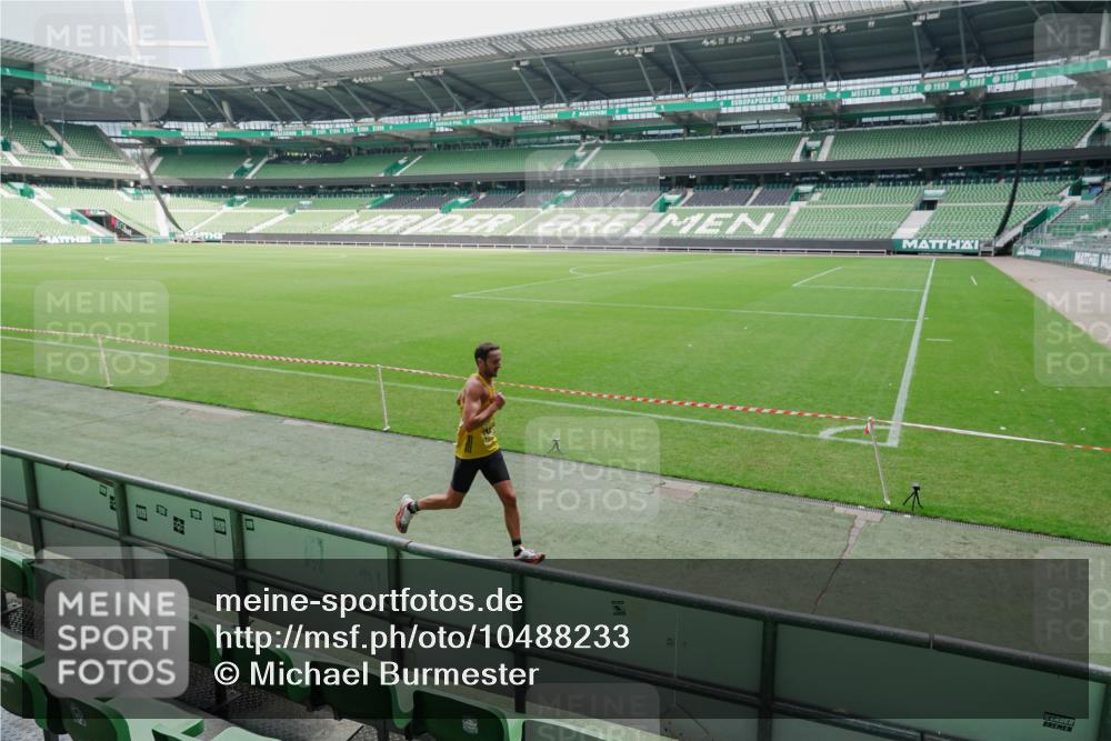 13.09.2026 - 21. swb-Marathon Bremen Michael Burmester http://msf.ph/oto/10488233 13.09.2026 10:17:09 Laufen im Stadion 10597, 12272, 12458, 13501, 13504, 13510, 13515, 13517, 13522, 13542, 13547, 13561, 13567, 13569, 13576, 13579, 13603, 13604, 13623, 13635 meine-sportfotos.de