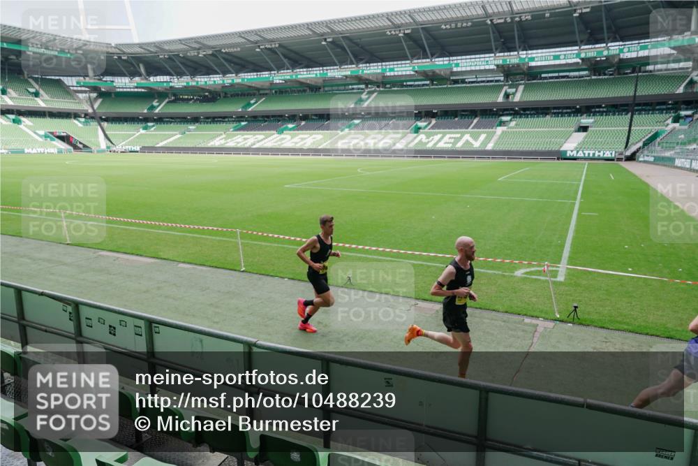 13.09.2026 - 21. swb-Marathon Bremen Michael Burmester http://msf.ph/oto/10488239 13.09.2026 10:17:31 Laufen im Stadion 10597, 12272, 12457, 12458, 13501, 13504, 13510, 13515, 13517, 13522, 13542, 13547, 13554, 13561, 13567, 13569, 13571, 13572, 13576, 13579, 13602, 13603, 13604, 13623, 13630, 13635, 13643 meine-sportfotos.de