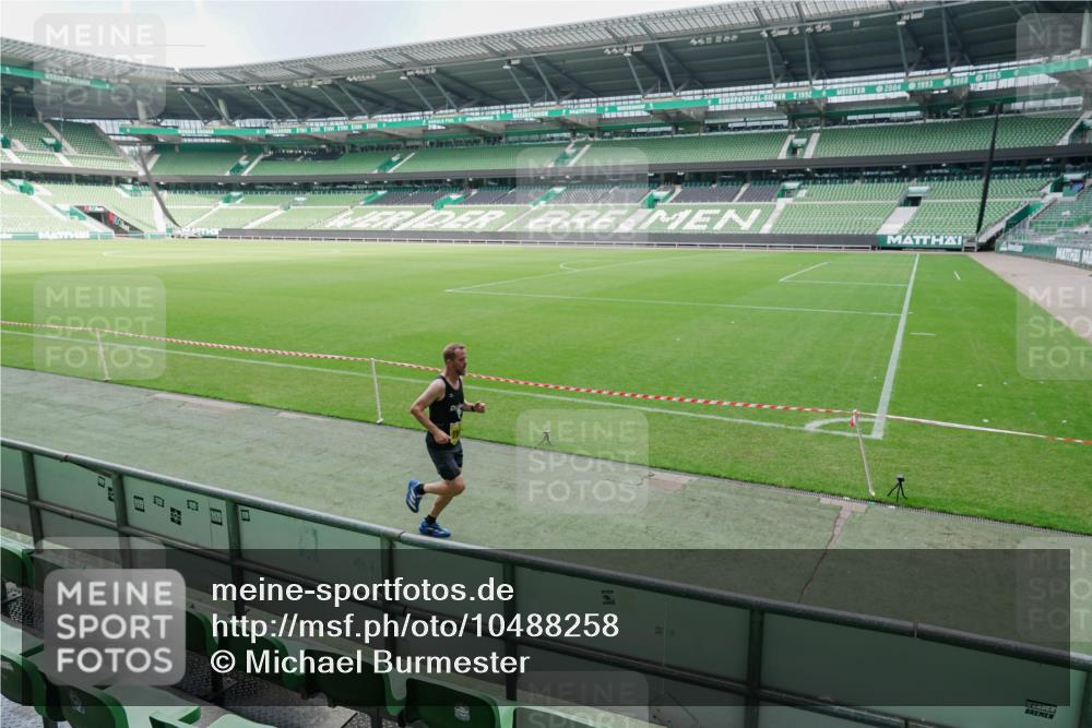 13.09.2026 - 21. swb-Marathon Bremen Michael Burmester http://msf.ph/oto/10488258 13.09.2026 10:18:32 Laufen im Stadion 10475, 11481, 11652, 12457, 12458, 13504, 13522, 13533, 13534, 13536, 13543, 13550, 13554, 13561, 13564, 13569, 13571, 13572, 13573, 13576, 13581, 13582, 13599, 13602, 13603, 13604, 13618, 13622, 13630, 13632, 13638, 13639, 13643, 13525, 13627 meine-sportfotos.de