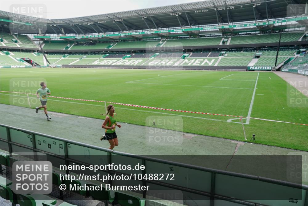13.09.2026 - 21. swb-Marathon Bremen Michael Burmester http://msf.ph/oto/10488272 13.09.2026 10:19:38 Laufen im Stadion 10366, 10475, 10994, 11176, 11197, 11418, 11481, 11512, 11652, 12358, 12413, 13505, 13530, 13533, 13534, 13536, 13540, 13541, 13543, 13550, 13558, 13560, 13564, 13573, 13581, 13582, 13588, 13599, 13601, 13605, 13610, 13618, 13622, 13632, 13633, 13638, 13639, 13643, 10597, 12272, 13501, 13515, 13517, 13525, 13542, 13547, 13567, 13579, 13623, 13627, 13635 meine-sportfotos.de