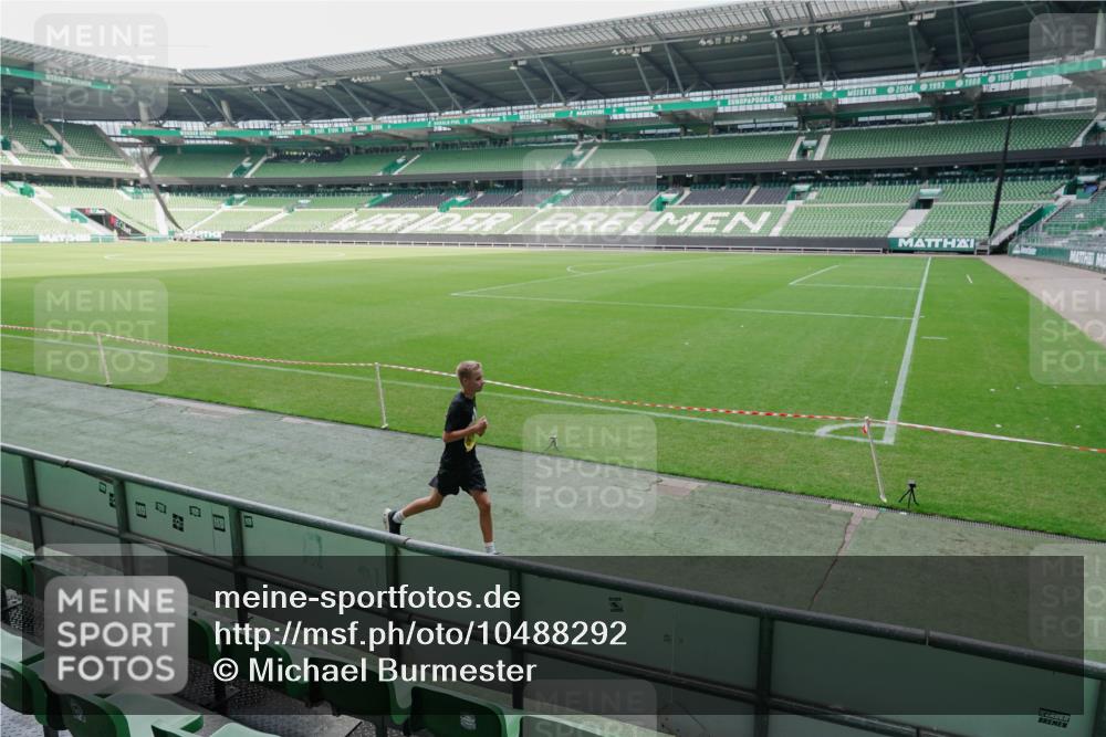 13.09.2026 - 21. swb-Marathon Bremen Michael Burmester http://msf.ph/oto/10488292 13.09.2026 10:20:27 Laufen im Stadion 10261, 10262, 10366, 10475, 10818, 10961, 10994, 11067, 11068, 11176, 11197, 11418, 11481, 11512, 11652, 11964, 12289, 12324, 12358, 12413, 12513, 12540, 13505, 13514, 13530, 13540, 13541, 13550, 13558, 13560, 13575, 13581, 13583, 13588, 13590, 13601, 13605, 13610, 13619, 13633, 13637, 10597, 12272, 12458, 13501, 13504, 13510, 13515, 13517, 13522, 13542, 13547, 13561, 13567, 13579, 13623, 13635 meine-sportfotos.de