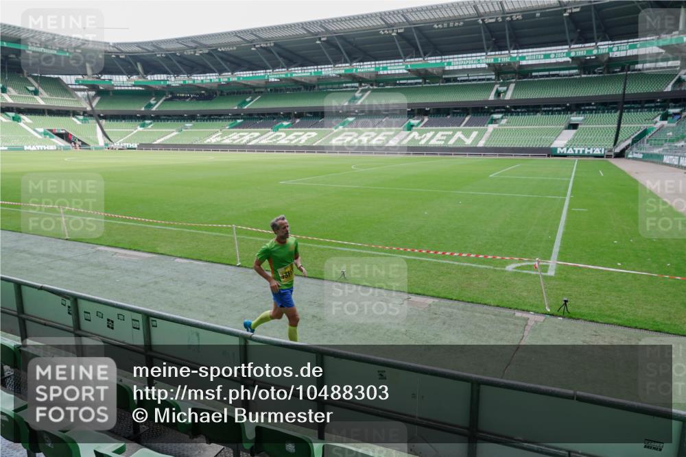13.09.2026 - 21. swb-Marathon Bremen Michael Burmester http://msf.ph/oto/10488303 13.09.2026 10:21:16 Laufen im Stadion 10244, 10261, 10262, 10818, 10961, 10994, 11067, 11068, 11083, 11142, 11176, 11197, 11418, 11512, 11619, 11738, 11854, 11916, 11964, 12289, 12324, 12358, 12413, 12456, 12513, 12520, 12540, 13505, 13514, 13535, 13540, 13548, 13551, 13558, 13560, 13568, 13575, 13583, 13588, 13590, 13601, 13605, 13606, 13608, 13610, 13619, 13633, 13636, 13637, 12457, 12458, 13504, 13510, 13517, 13522, 13533, 13536, 13542, 13543, 13554, 13561, 13579, 13623 meine-sportfotos.de