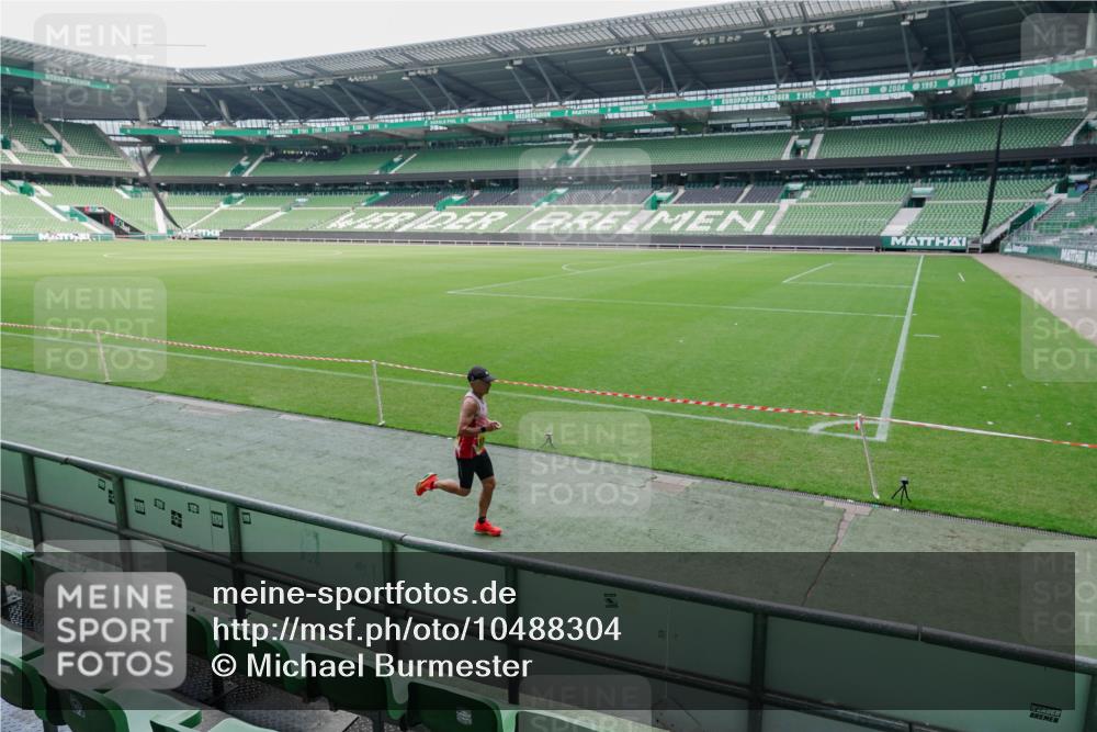 13.09.2026 - 21. swb-Marathon Bremen Michael Burmester http://msf.ph/oto/10488304 13.09.2026 10:21:20 Laufen im Stadion 10244, 10261, 10262, 10818, 10961, 10994, 11067, 11068, 11083, 11142, 11176, 11197, 11418, 11512, 11619, 11738, 11854, 11916, 11964, 12289, 12324, 12358, 12413, 12456, 12513, 12520, 12540, 13505, 13514, 13535, 13540, 13548, 13551, 13558, 13559, 13560, 13568, 13575, 13583, 13588, 13590, 13601, 13605, 13606, 13608, 13610, 13619, 13633, 13636, 13637, 12457, 12458, 13504, 13510, 13517, 13522, 13533, 13536, 13542, 13543, 13554, 13561, 13564, 13579, 13623 meine-sportfotos.de
