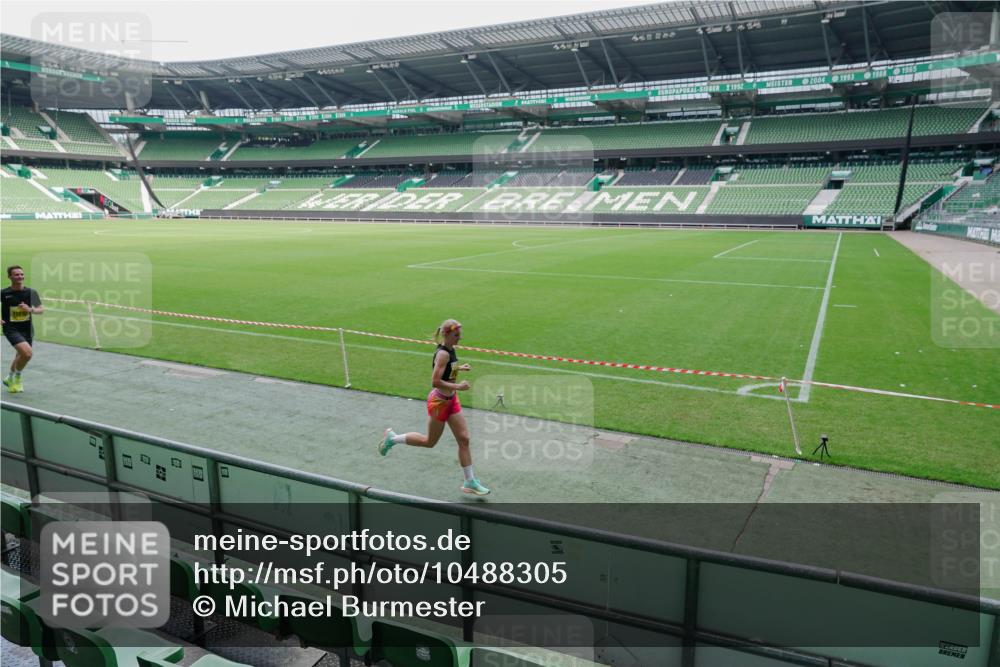 13.09.2026 - 21. swb-Marathon Bremen Michael Burmester http://msf.ph/oto/10488305 13.09.2026 10:21:23 Laufen im Stadion 10244, 10261, 10262, 10818, 10961, 10994, 11067, 11068, 11083, 11142, 11176, 11418, 11512, 11619, 11738, 11854, 11916, 11964, 12289, 12324, 12358, 12413, 12456, 12513, 12520, 12540, 13505, 13514, 13535, 13540, 13548, 13551, 13558, 13559, 13560, 13568, 13575, 13583, 13588, 13590, 13601, 13605, 13606, 13608, 13610, 13619, 13633, 13636, 13637, 12457, 12458, 13504, 13510, 13517, 13522, 13533, 13536, 13542, 13543, 13554, 13561, 13564, 13579, 13623 meine-sportfotos.de