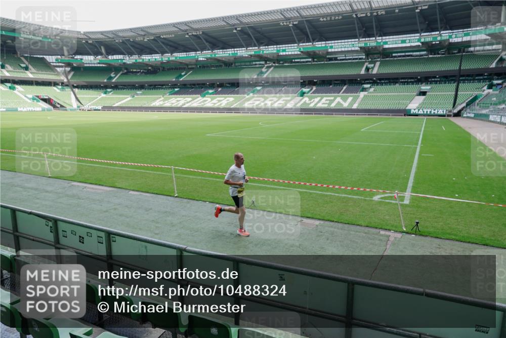 13.09.2026 - 21. swb-Marathon Bremen Michael Burmester http://msf.ph/oto/10488324 13.09.2026 10:22:09 Laufen im Stadion 10244, 10302, 10441, 10926, 10961, 11083, 11142, 11338, 11454, 11619, 11738, 11854, 11916, 11944, 12003, 12289, 12370, 12456, 12513, 12520, 12538, 13507, 13513, 13514, 13519, 13535, 13539, 13548, 13551, 13553, 13559, 13568, 13575, 13584, 13587, 13606, 13608, 13616, 13636, 13641, 10366, 10475, 11481, 11652, 12457, 12458, 13504, 13530, 13533, 13534, 13536, 13541, 13543, 13550, 13554, 13564 meine-sportfotos.de