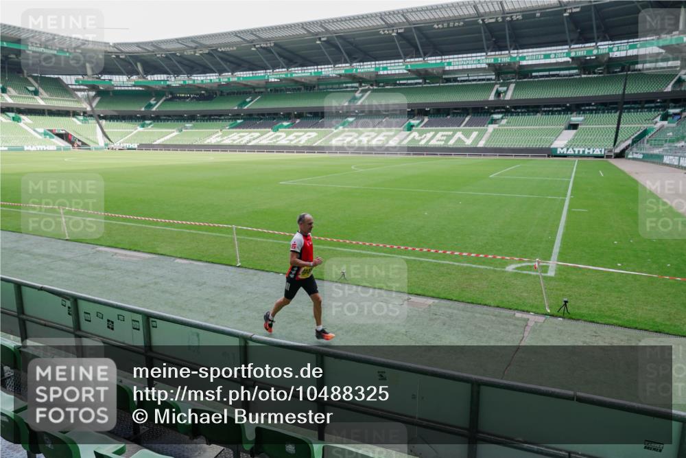 13.09.2026 - 21. swb-Marathon Bremen Michael Burmester http://msf.ph/oto/10488325 13.09.2026 10:22:12 Laufen im Stadion 10244, 10302, 10441, 10926, 10961, 11083, 11142, 11227, 11338, 11454, 11619, 11738, 11854, 11916, 11944, 12003, 12209, 12370, 12395, 12456, 12513, 12520, 12538, 13507, 13513, 13514, 13519, 13535, 13539, 13548, 13551, 13553, 13559, 13568, 13575, 13584, 13587, 13606, 13608, 13616, 13636, 13641, 10366, 10475, 11481, 11652, 12457, 12458, 13504, 13530, 13533, 13534, 13536, 13541, 13543, 13550, 13554, 13564 meine-sportfotos.de
