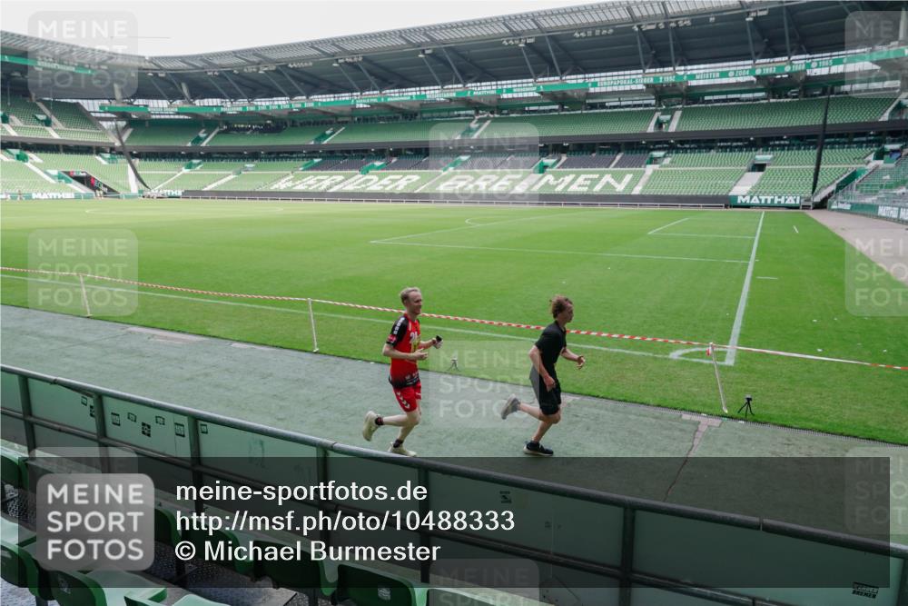 13.09.2026 - 21. swb-Marathon Bremen Michael Burmester http://msf.ph/oto/10488333 13.09.2026 10:22:41 Laufen im Stadion 10244, 10302, 10441, 10575, 10926, 11083, 11127, 11142, 11198, 11227, 11338, 11454, 11619, 11713, 11721, 11738, 11854, 11916, 11944, 12003, 12053, 12209, 12339, 12370, 12395, 12456, 12520, 12538, 13507, 13513, 13519, 13535, 13539, 13548, 13551, 13553, 13556, 13559, 13563, 13568, 13584, 13587, 13606, 13608, 13616, 13636, 13641, 10366, 10475, 11481, 11652, 12457, 13530, 13533, 13534, 13536, 13541, 13543, 13550, 13554, 13564 meine-sportfotos.de