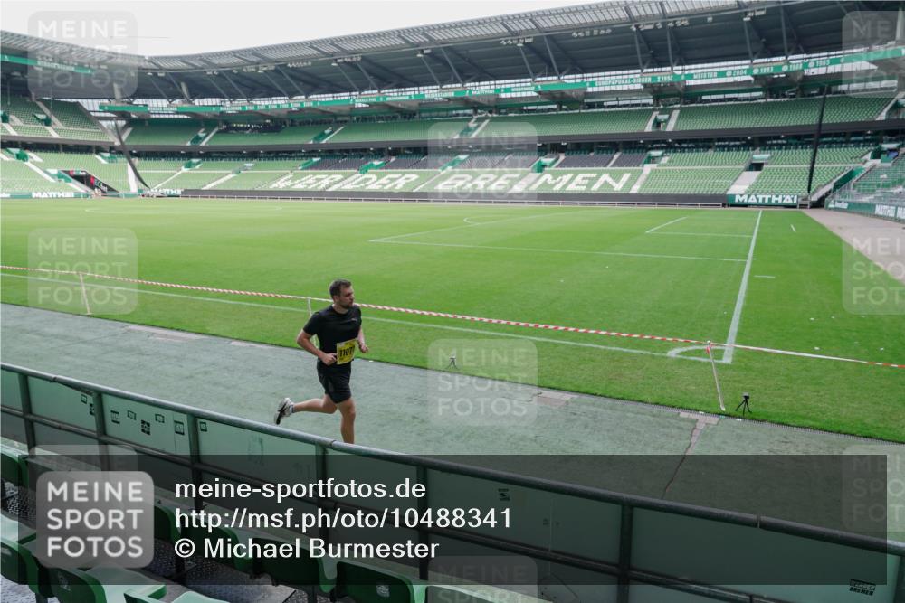 13.09.2026 - 21. swb-Marathon Bremen Michael Burmester http://msf.ph/oto/10488341 13.09.2026 10:23:13 Laufen im Stadion 10235, 10302, 10341, 10441, 10520, 10575, 10592, 10782, 10926, 11042, 11083, 11127, 11198, 11227, 11338, 11373, 11426, 11454, 11619, 11628, 11713, 11721, 11738, 11854, 11903, 11944, 12003, 12053, 12144, 12209, 12339, 12370, 12395, 12404, 12538, 13507, 13513, 13519, 13535, 13539, 13551, 13553, 13556, 13559, 13563, 13566, 13580, 13584, 13587, 13616, 13636, 13641, 10366, 10475, 11481, 11652, 13530, 13534, 13541, 13550, 13564 meine-sportfotos.de