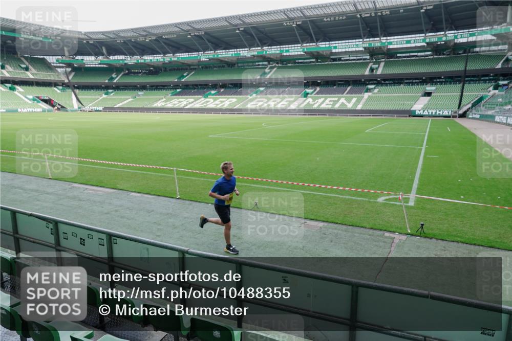 13.09.2026 - 21. swb-Marathon Bremen Michael Burmester http://msf.ph/oto/10488355 13.09.2026 10:23:56 Laufen im Stadion 10235, 10328, 10337, 10341, 10441, 10520, 10575, 10592, 10618, 10782, 10972, 11042, 11127, 11143, 11198, 11201, 11227, 11373, 11426, 11442, 11628, 11630, 11632, 11713, 11721, 11779, 11826, 11895, 11903, 12053, 12144, 12209, 12246, 12339, 12370, 12395, 12404, 12442, 12468, 12469, 12477, 12525, 13513, 13519, 13520, 13556, 13563, 13566, 13580, 13584, 13585, 13586, 13616, 13641, 10366, 13530, 13541 meine-sportfotos.de