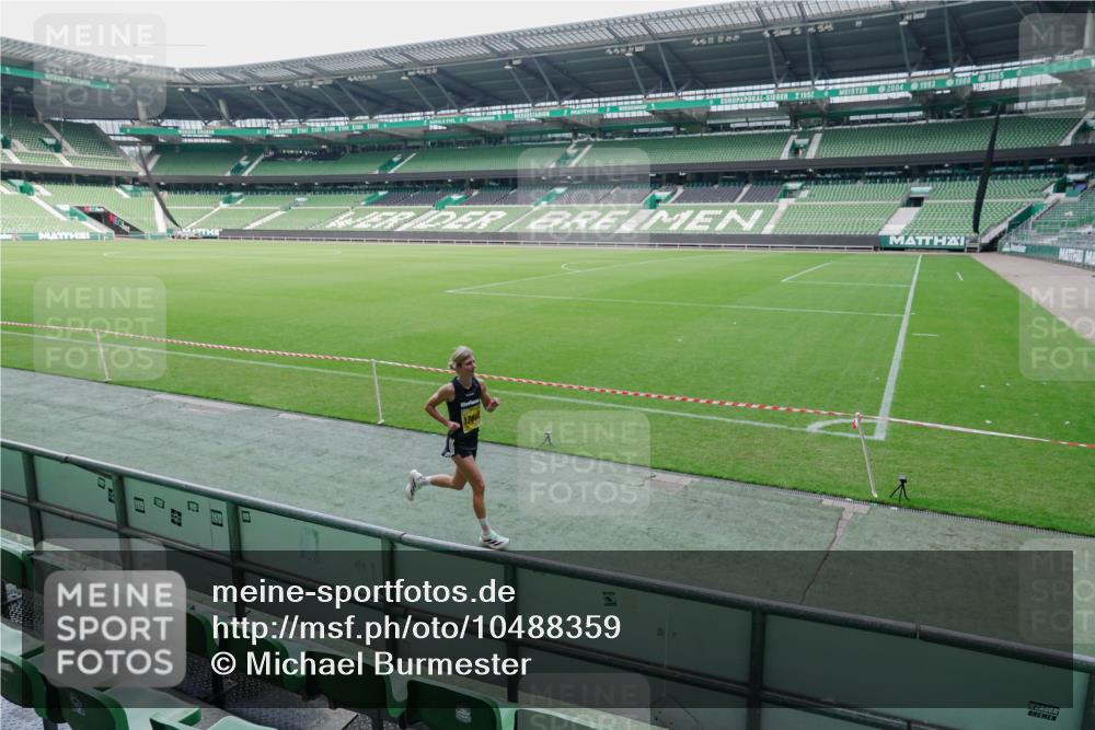 13.09.2026 - 21. swb-Marathon Bremen Michael Burmester http://msf.ph/oto/10488359 13.09.2026 10:24:11 Laufen im Stadion 10235, 10328, 10337, 10341, 10520, 10575, 10592, 10593, 10618, 10632, 10775, 10782, 10972, 11042, 11127, 11143, 11198, 11201, 11227, 11265, 11373, 11375, 11426, 11442, 11527, 11607, 11628, 11630, 11632, 11704, 11713, 11721, 11779, 11826, 11895, 11903, 12053, 12144, 12209, 12246, 12281, 12339, 12395, 12404, 12406, 12426, 12442, 12468, 12469, 12477, 12525, 13513, 13520, 13556, 13563, 13566, 13580, 13585, 13586, 13616 meine-sportfotos.de