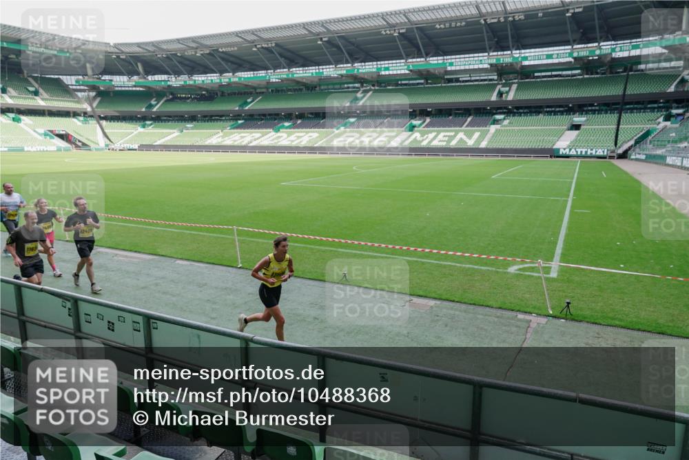 13.09.2026 - 21. swb-Marathon Bremen Michael Burmester http://msf.ph/oto/10488368 13.09.2026 10:24:35 Laufen im Stadion 10143, 10235, 10328, 10336, 10337, 10341, 10358, 10456, 10520, 10592, 10593, 10618, 10632, 10775, 10782, 10816, 10861, 10972, 11042, 11143, 11201, 11265, 11373, 11375, 11426, 11442, 11468, 11527, 11607, 11615, 11628, 11630, 11632, 11704, 11713, 11758, 11779, 11826, 11895, 11903, 11948, 12053, 12144, 12246, 12281, 12339, 12404, 12406, 12426, 12442, 12468, 12469, 12477, 12525, 13509, 13520, 13563, 13566, 13580, 13585, 13586 meine-sportfotos.de