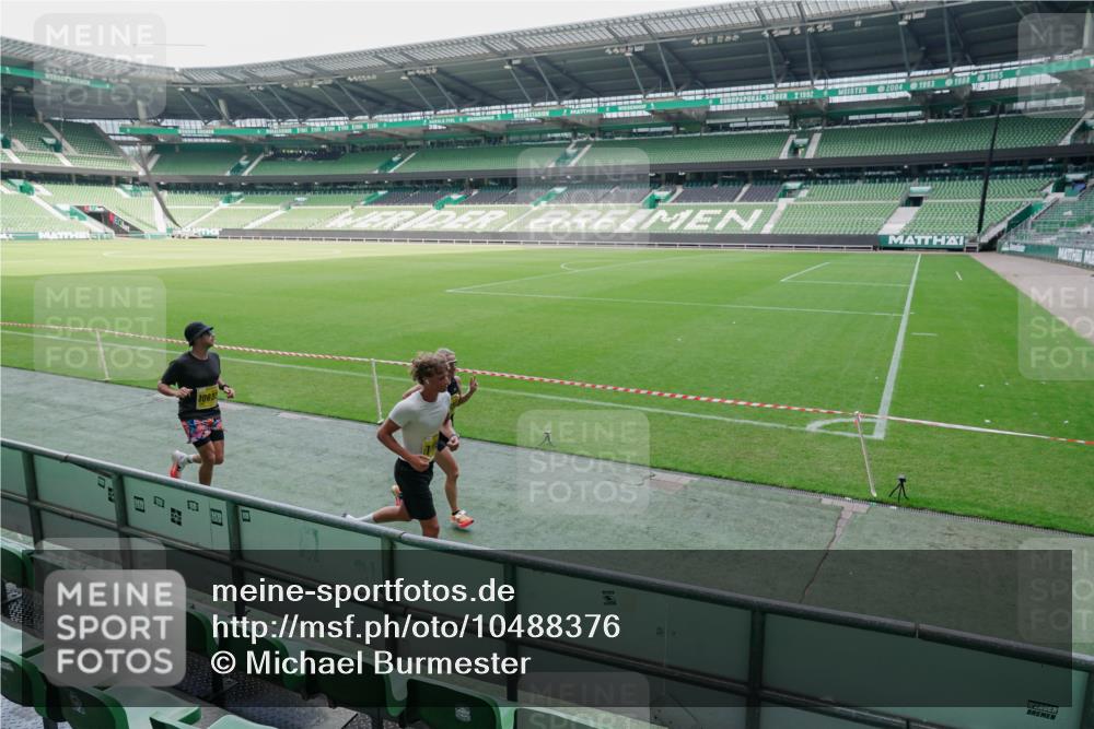 13.09.2026 - 21. swb-Marathon Bremen Michael Burmester http://msf.ph/oto/10488376 13.09.2026 10:24:49 Laufen im Stadion 10143, 10235, 10312, 10328, 10336, 10337, 10341, 10346, 10358, 10456, 10520, 10592, 10593, 10618, 10632, 10775, 10782, 10816, 10861, 10972, 10988, 11020, 11042, 11108, 11143, 11201, 11265, 11312, 11373, 11375, 11426, 11442, 11447, 11468, 11527, 11607, 11615, 11628, 11630, 11632, 11704, 11713, 11758, 11779, 11826, 11895, 11903, 11948, 12144, 12246, 12281, 12404, 12406, 12426, 12442, 12468, 12469, 12477, 12525, 13509, 13520, 13566, 13580, 13585, 13586 meine-sportfotos.de