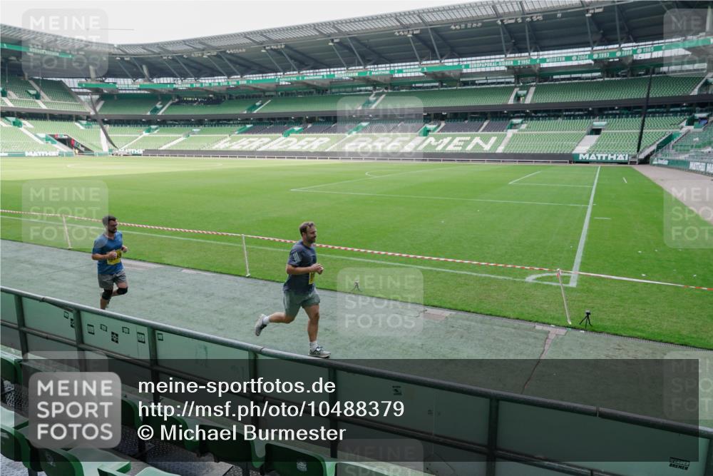 13.09.2026 - 21. swb-Marathon Bremen Michael Burmester http://msf.ph/oto/10488379 13.09.2026 10:24:55 Laufen im Stadion 10143, 10235, 10312, 10328, 10336, 10337, 10341, 10346, 10358, 10456, 10520, 10592, 10593, 10618, 10632, 10775, 10782, 10816, 10861, 10972, 10988, 11020, 11042, 11108, 11143, 11201, 11265, 11312, 11373, 11375, 11426, 11442, 11447, 11468, 11527, 11607, 11615, 11628, 11630, 11632, 11704, 11758, 11779, 11826, 11895, 11903, 11948, 12144, 12246, 12281, 12404, 12406, 12426, 12442, 12468, 12469, 12477, 12525, 13509, 13520, 13566, 13580, 13585, 13586 meine-sportfotos.de
