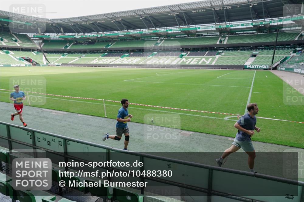 13.09.2026 - 21. swb-Marathon Bremen Michael Burmester http://msf.ph/oto/10488380 13.09.2026 10:24:56 Laufen im Stadion 10143, 10235, 10312, 10328, 10336, 10337, 10341, 10346, 10358, 10456, 10520, 10592, 10593, 10618, 10632, 10742, 10775, 10816, 10861, 10972, 10988, 11020, 11042, 11108, 11143, 11201, 11265, 11312, 11373, 11375, 11426, 11442, 11447, 11468, 11527, 11607, 11615, 11628, 11630, 11632, 11704, 11758, 11779, 11826, 11895, 11903, 11948, 12144, 12246, 12281, 12404, 12406, 12426, 12442, 12468, 12469, 12477, 12525, 13509, 13520, 13566, 13580, 13585, 13586 meine-sportfotos.de