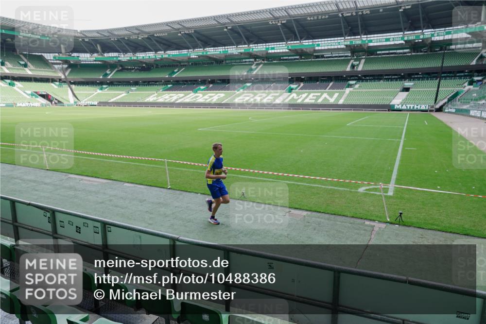 13.09.2026 - 21. swb-Marathon Bremen Michael Burmester http://msf.ph/oto/10488386 13.09.2026 10:25:18 Laufen im Stadion 10143, 10312, 10328, 10336, 10337, 10342, 10346, 10358, 10398, 10456, 10593, 10618, 10632, 10742, 10775, 10806, 10816, 10861, 10972, 10987, 10988, 11019, 11020, 11042, 11088, 11108, 11143, 11187, 11201, 11265, 11312, 11375, 11442, 11447, 11468, 11527, 11607, 11615, 11628, 11630, 11632, 11704, 11758, 11779, 11826, 11895, 11948, 12246, 12281, 12406, 12426, 12442, 12468, 12469, 12477, 12525, 13509, 13520, 13580, 13585, 13586 meine-sportfotos.de