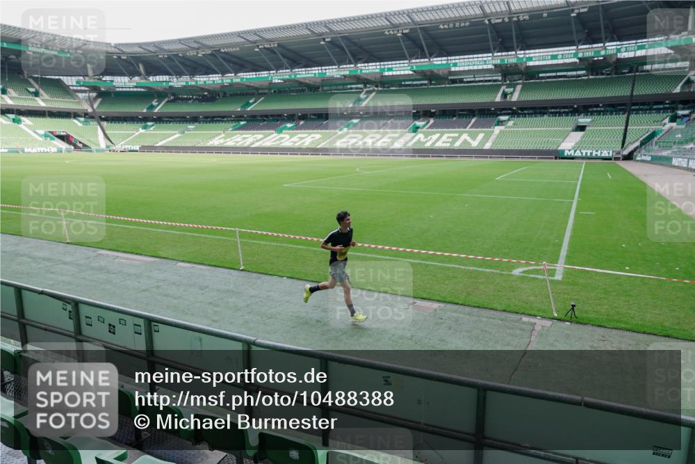 13.09.2026 - 21. swb-Marathon Bremen Michael Burmester http://msf.ph/oto/10488388 13.09.2026 10:25:29 Laufen im Stadion 10143, 10228, 10312, 10328, 10336, 10337, 10342, 10346, 10358, 10398, 10447, 10454, 10456, 10593, 10618, 10632, 10742, 10775, 10806, 10816, 10861, 10866, 10972, 10987, 10988, 11015, 11019, 11020, 11088, 11108, 11143, 11155, 11187, 11199, 11209, 11232, 11265, 11312, 11375, 11442, 11447, 11468, 11527, 11607, 11615, 11630, 11632, 11704, 11758, 11779, 11826, 11895, 11948, 12246, 12281, 12406, 12426, 12442, 12468, 12477, 12525, 13509, 13520, 13585, 13586 meine-sportfotos.de