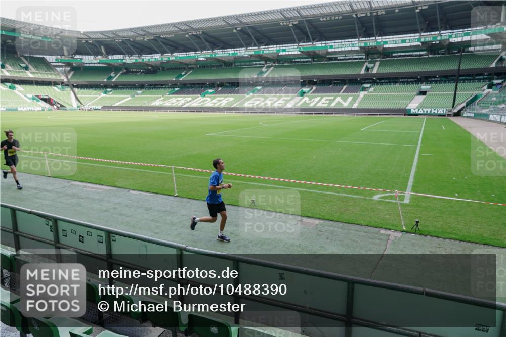 13.09.2026 - 21. swb-Marathon Bremen Michael Burmester http://msf.ph/oto/10488390 13.09.2026 10:25:34 Laufen im Stadion 10143, 10210, 10228, 10312, 10328, 10336, 10337, 10342, 10346, 10358, 10398, 10447, 10454, 10456, 10593, 10632, 10735, 10742, 10775, 10806, 10816, 10861, 10866, 10972, 10987, 10988, 11015, 11019, 11020, 11088, 11108, 11143, 11155, 11187, 11199, 11209, 11232, 11265, 11312, 11375, 11442, 11447, 11468, 11527, 11607, 11615, 11630, 11632, 11704, 11758, 11779, 11826, 11895, 11948, 12246, 12281, 12406, 12426, 12442, 12525, 13509, 13520, 13585 meine-sportfotos.de