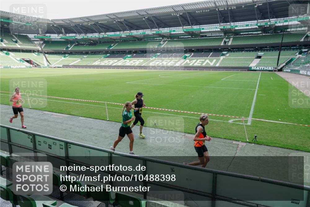 13.09.2026 - 21. swb-Marathon Bremen Michael Burmester http://msf.ph/oto/10488398 13.09.2026 10:26:05 Laufen im Stadion 10143, 10210, 10214, 10228, 10312, 10318, 10328, 10336, 10337, 10342, 10346, 10352, 10358, 10398, 10436, 10445, 10447, 10454, 10456, 10464, 10504, 10536, 10541, 10583, 10593, 10632, 10735, 10742, 10775, 10806, 10807, 10816, 10861, 10866, 10873, 10987, 10988, 11015, 11019, 11020, 11088, 11108, 11130, 11135, 11155, 11187, 11199, 11209, 11232, 11265, 11312, 11375, 11442, 11447, 11468, 11527, 11607, 11615, 11704, 11758, 11948, 12281, 12406, 12426, 13509 meine-sportfotos.de