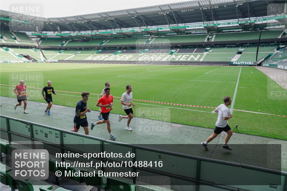13.09.2026 - 21. swb-Marathon Bremen Michael Burmester http://msf.ph/oto/10488416 13.09.2026 10:26:39 Laufen im Stadion 10096, 10142, 10143, 10172, 10210, 10214, 10228, 10231, 10269, 10289, 10310, 10312, 10318, 10319, 10342, 10346, 10352, 10398, 10436, 10445, 10447, 10454, 10464, 10489, 10504, 10514, 10536, 10541, 10566, 10583, 10628, 10638, 10735, 10742, 10744, 10806, 10807, 10866, 10873, 10897, 10898, 10956, 10987, 10988, 10992, 11015, 11019, 11020, 11060, 11063, 11088, 11108, 11110, 11130, 11135, 11148, 11155, 11187, 11193, 11196, 11199, 11209, 11232, 11312, 11447 meine-sportfotos.de