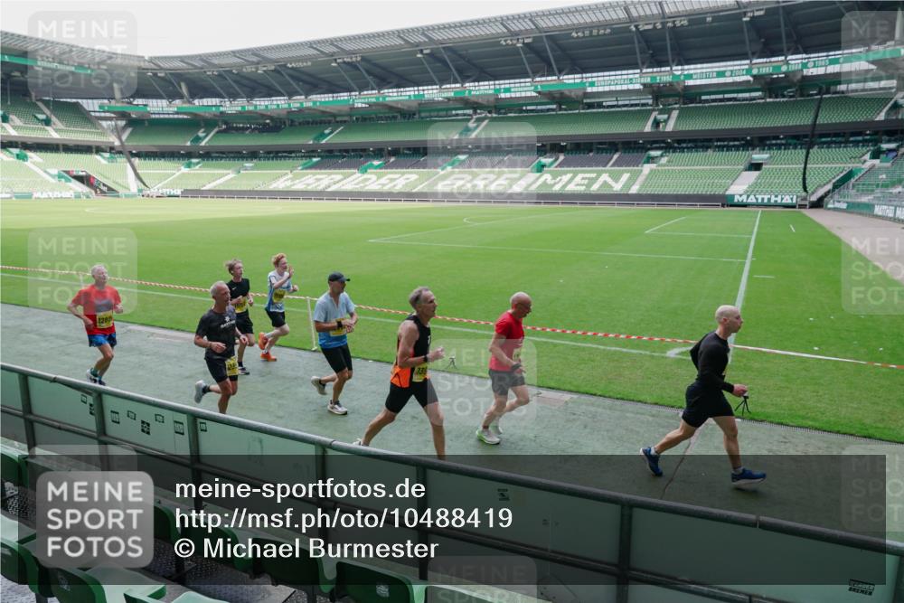 13.09.2026 - 21. swb-Marathon Bremen Michael Burmester http://msf.ph/oto/10488419 13.09.2026 10:26:41 Laufen im Stadion 10096, 10142, 10143, 10172, 10210, 10214, 10228, 10231, 10269, 10289, 10310, 10312, 10318, 10319, 10342, 10346, 10352, 10398, 10436, 10445, 10447, 10454, 10464, 10489, 10504, 10514, 10536, 10541, 10566, 10583, 10628, 10638, 10735, 10742, 10744, 10806, 10807, 10866, 10873, 10897, 10898, 10956, 10987, 10988, 10992, 11015, 11019, 11020, 11060, 11063, 11088, 11108, 11110, 11130, 11135, 11148, 11155, 11187, 11193, 11196, 11199, 11209, 11232, 11312, 11447 meine-sportfotos.de