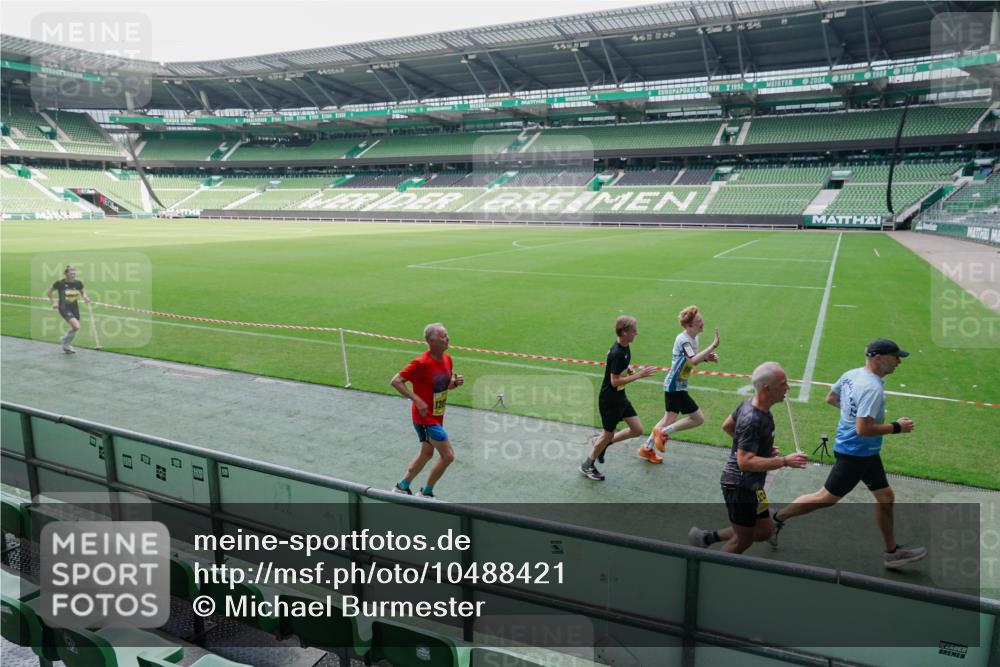 13.09.2026 - 21. swb-Marathon Bremen Michael Burmester http://msf.ph/oto/10488421 13.09.2026 10:26:43 Laufen im Stadion 10096, 10142, 10143, 10172, 10210, 10214, 10228, 10231, 10269, 10289, 10310, 10312, 10318, 10319, 10342, 10346, 10352, 10398, 10436, 10445, 10447, 10454, 10464, 10489, 10504, 10514, 10536, 10541, 10566, 10583, 10628, 10638, 10735, 10742, 10744, 10806, 10807, 10866, 10873, 10897, 10898, 10956, 10987, 10988, 10992, 11015, 11019, 11020, 11060, 11063, 11088, 11108, 11110, 11130, 11135, 11148, 11155, 11187, 11193, 11196, 11199, 11209, 11232, 11312, 11447 meine-sportfotos.de