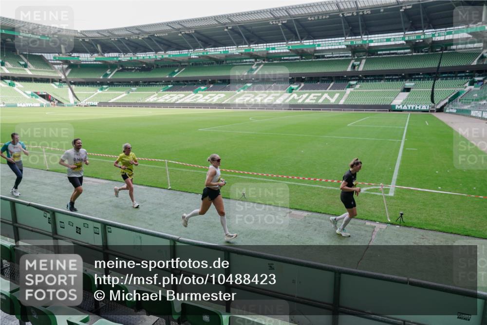 13.09.2026 - 21. swb-Marathon Bremen Michael Burmester http://msf.ph/oto/10488423 13.09.2026 10:26:47 Laufen im Stadion 10096, 10142, 10172, 10210, 10214, 10228, 10231, 10269, 10289, 10310, 10312, 10318, 10319, 10342, 10346, 10352, 10398, 10436, 10445, 10447, 10454, 10464, 10489, 10504, 10514, 10536, 10541, 10566, 10583, 10628, 10638, 10735, 10742, 10744, 10806, 10807, 10866, 10873, 10897, 10898, 10956, 10987, 10988, 10992, 11015, 11019, 11020, 11060, 11063, 11088, 11108, 11110, 11130, 11135, 11148, 11155, 11187, 11193, 11196, 11199, 11209, 11232, 11312, 11447 meine-sportfotos.de