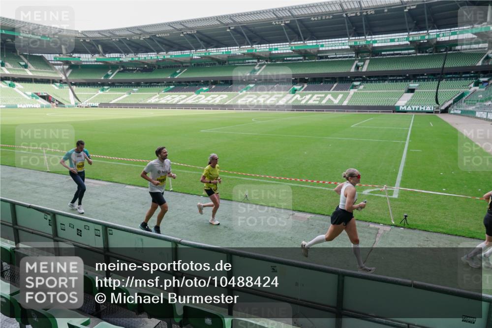 13.09.2026 - 21. swb-Marathon Bremen Michael Burmester http://msf.ph/oto/10488424 13.09.2026 10:26:48 Laufen im Stadion 10096, 10142, 10172, 10210, 10214, 10228, 10231, 10269, 10289, 10310, 10312, 10318, 10319, 10342, 10346, 10352, 10398, 10436, 10445, 10447, 10454, 10464, 10489, 10504, 10514, 10536, 10541, 10566, 10583, 10628, 10638, 10735, 10742, 10744, 10806, 10807, 10866, 10873, 10897, 10898, 10956, 10987, 10988, 10992, 11015, 11019, 11020, 11060, 11063, 11088, 11108, 11110, 11130, 11135, 11148, 11155, 11187, 11193, 11196, 11199, 11209, 11232, 11312, 11447 meine-sportfotos.de