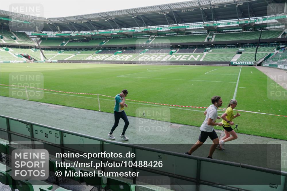 13.09.2026 - 21. swb-Marathon Bremen Michael Burmester http://msf.ph/oto/10488426 13.09.2026 10:26:49 Laufen im Stadion 10096, 10142, 10172, 10210, 10214, 10228, 10231, 10269, 10289, 10310, 10312, 10318, 10319, 10342, 10346, 10352, 10398, 10436, 10445, 10447, 10454, 10464, 10489, 10504, 10514, 10536, 10541, 10566, 10583, 10628, 10638, 10735, 10742, 10744, 10806, 10807, 10866, 10873, 10897, 10898, 10956, 10987, 10988, 10992, 11015, 11019, 11020, 11060, 11063, 11088, 11108, 11110, 11130, 11135, 11148, 11155, 11187, 11193, 11196, 11199, 11209, 11232, 11312, 11447 meine-sportfotos.de
