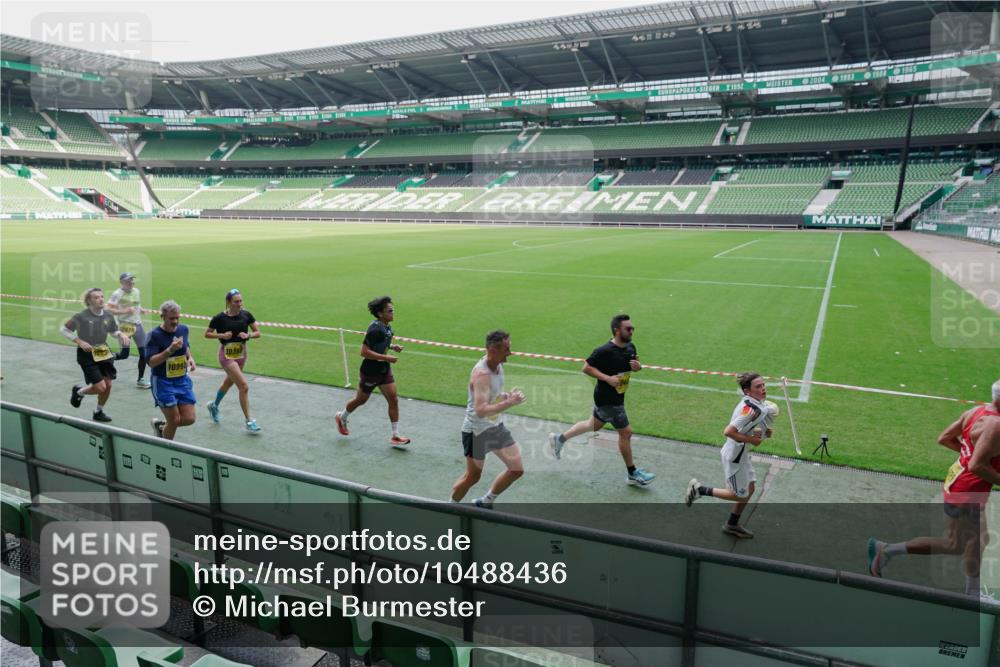 13.09.2026 - 21. swb-Marathon Bremen Michael Burmester http://msf.ph/oto/10488436 13.09.2026 10:27:06 Laufen im Stadion 10096, 10142, 10172, 10210, 10214, 10223, 10228, 10231, 10269, 10289, 10310, 10318, 10319, 10342, 10352, 10398, 10436, 10445, 10447, 10454, 10464, 10489, 10504, 10514, 10536, 10541, 10566, 10583, 10628, 10638, 10735, 10742, 10744, 10806, 10807, 10846, 10860, 10866, 10873, 10897, 10898, 10956, 10987, 10992, 11015, 11019, 11060, 11063, 11076, 11088, 11110, 11111, 11130, 11135, 11148, 11155, 11187, 11193, 11196, 11199, 11209, 11232 meine-sportfotos.de