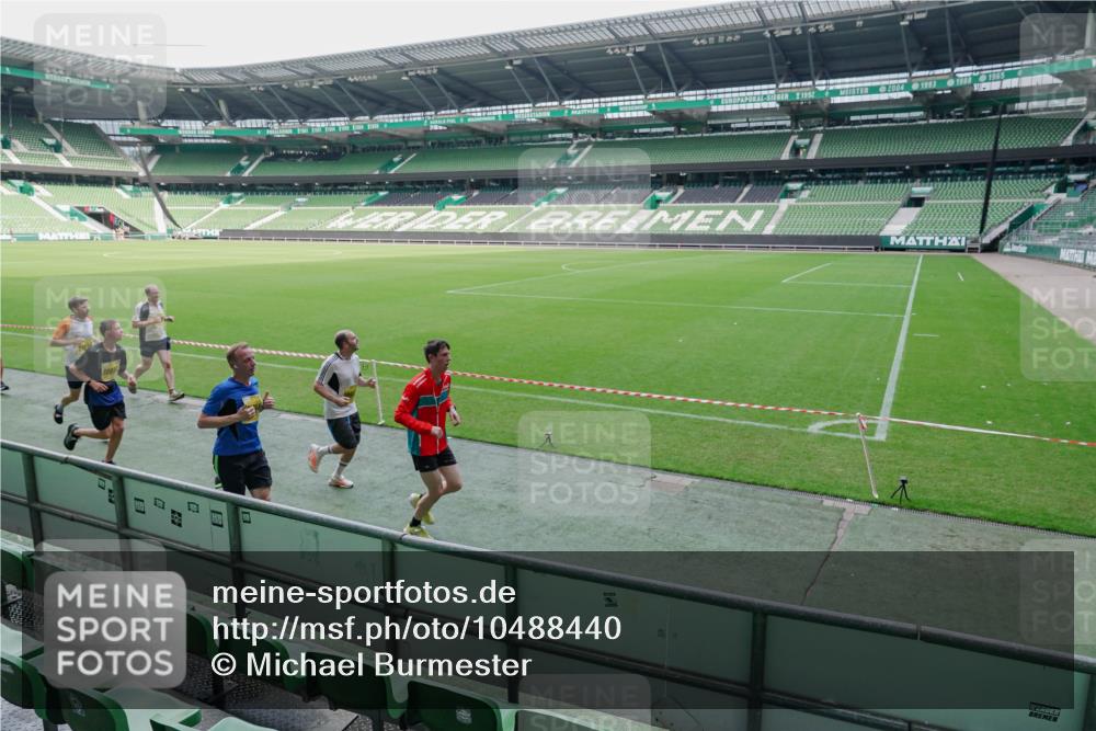 13.09.2026 - 21. swb-Marathon Bremen Michael Burmester http://msf.ph/oto/10488440 13.09.2026 10:27:13 Laufen im Stadion 10096, 10142, 10172, 10210, 10214, 10223, 10228, 10231, 10269, 10289, 10293, 10310, 10318, 10319, 10342, 10352, 10393, 10398, 10436, 10445, 10447, 10454, 10464, 10489, 10504, 10514, 10536, 10541, 10566, 10583, 10594, 10628, 10638, 10735, 10744, 10806, 10807, 10846, 10860, 10866, 10873, 10897, 10898, 10917, 10956, 10987, 10992, 11015, 11019, 11060, 11063, 11076, 11088, 11110, 11111, 11130, 11135, 11148, 11155, 11187, 11193, 11196, 11199, 11209, 11232 meine-sportfotos.de