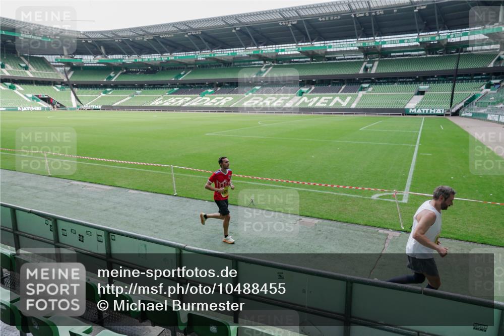 13.09.2026 - 21. swb-Marathon Bremen Michael Burmester http://msf.ph/oto/10488455 13.09.2026 10:27:28 Laufen im Stadion 10096, 10142, 10172, 10189, 10210, 10214, 10223, 10228, 10231, 10269, 10270, 10289, 10293, 10310, 10318, 10319, 10329, 10352, 10393, 10436, 10445, 10447, 10454, 10464, 10489, 10504, 10508, 10514, 10536, 10541, 10566, 10583, 10594, 10628, 10638, 10735, 10744, 10807, 10814, 10846, 10860, 10866, 10873, 10897, 10898, 10917, 10956, 10992, 11015, 11060, 11063, 11076, 11092, 11110, 11111, 11130, 11135, 11148, 11155, 11187, 11193, 11196, 11199, 11209, 11232 meine-sportfotos.de
