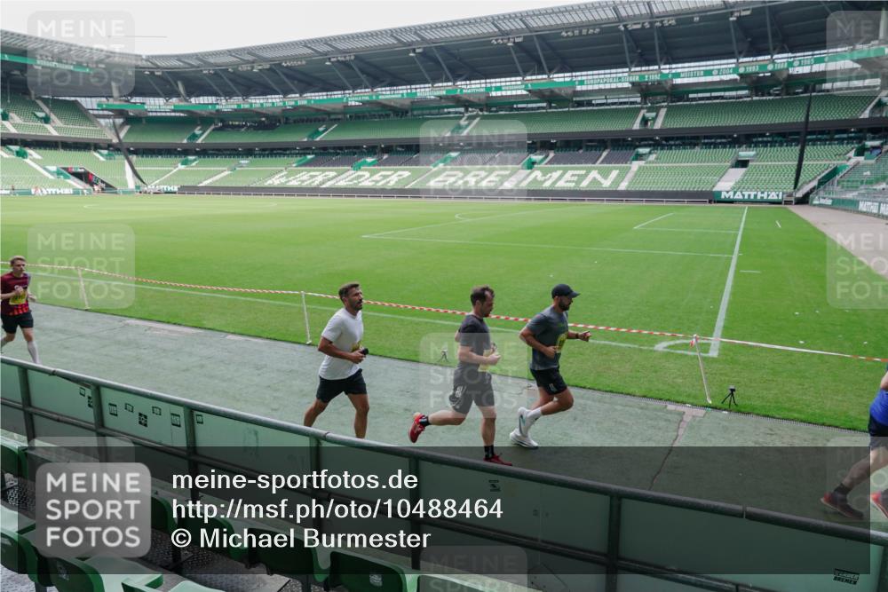 13.09.2026 - 21. swb-Marathon Bremen Michael Burmester http://msf.ph/oto/10488464 13.09.2026 10:27:41 Laufen im Stadion 10096, 10142, 10172, 10189, 10210, 10214, 10223, 10231, 10269, 10270, 10289, 10293, 10294, 10310, 10318, 10319, 10329, 10352, 10393, 10436, 10445, 10464, 10489, 10504, 10508, 10514, 10536, 10541, 10544, 10566, 10583, 10594, 10628, 10638, 10655, 10735, 10744, 10770, 10807, 10814, 10846, 10860, 10873, 10897, 10898, 10917, 10956, 10992, 11015, 11060, 11063, 11076, 11087, 11092, 11110, 11111, 11130, 11135, 11148, 11193, 11196, 11209 meine-sportfotos.de