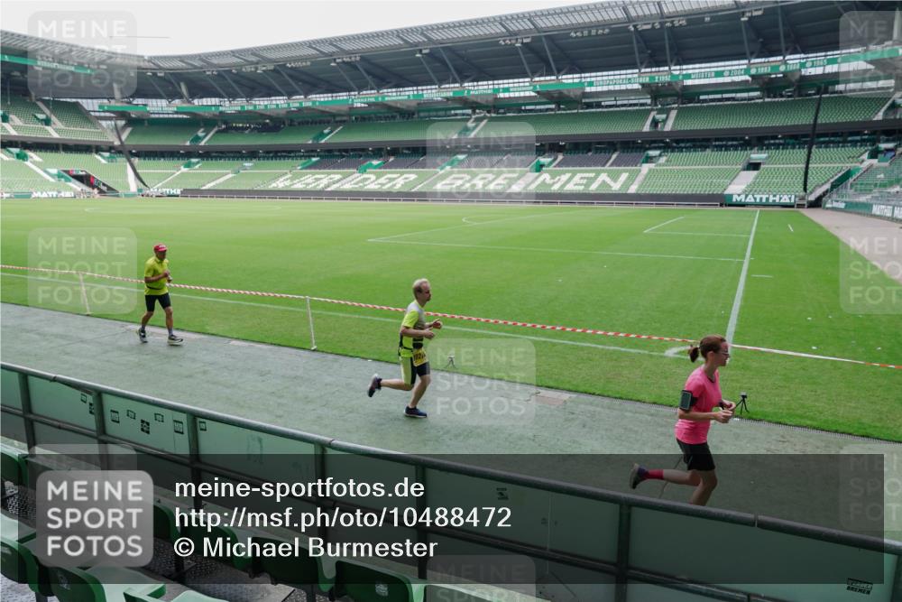13.09.2026 - 21. swb-Marathon Bremen Michael Burmester http://msf.ph/oto/10488472 13.09.2026 10:27:53 Laufen im Stadion 10096, 10142, 10172, 10189, 10223, 10231, 10269, 10270, 10289, 10293, 10294, 10310, 10316, 10318, 10319, 10329, 10393, 10436, 10445, 10464, 10489, 10504, 10508, 10514, 10538, 10541, 10544, 10566, 10583, 10594, 10628, 10638, 10655, 10709, 10744, 10770, 10807, 10814, 10835, 10846, 10860, 10873, 10897, 10898, 10917, 10956, 10992, 10993, 11035, 11058, 11060, 11063, 11076, 11087, 11092, 11110, 11111, 11130, 11135, 11148, 11193, 11196 meine-sportfotos.de