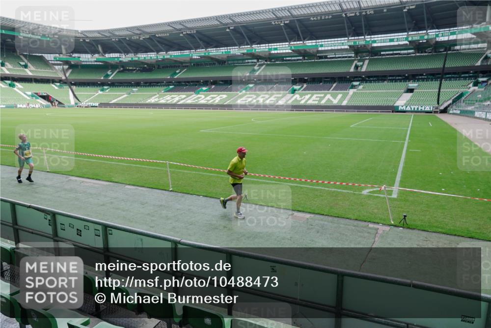 13.09.2026 - 21. swb-Marathon Bremen Michael Burmester http://msf.ph/oto/10488473 13.09.2026 10:27:55 Laufen im Stadion 10096, 10142, 10172, 10189, 10223, 10231, 10269, 10270, 10289, 10293, 10294, 10310, 10316, 10318, 10319, 10329, 10393, 10436, 10464, 10489, 10504, 10508, 10514, 10538, 10541, 10544, 10566, 10583, 10594, 10628, 10638, 10655, 10709, 10744, 10770, 10807, 10814, 10835, 10846, 10860, 10873, 10897, 10898, 10917, 10956, 10992, 10993, 11005, 11035, 11058, 11060, 11063, 11076, 11087, 11092, 11110, 11111, 11130, 11135, 11148, 11193, 11196 meine-sportfotos.de