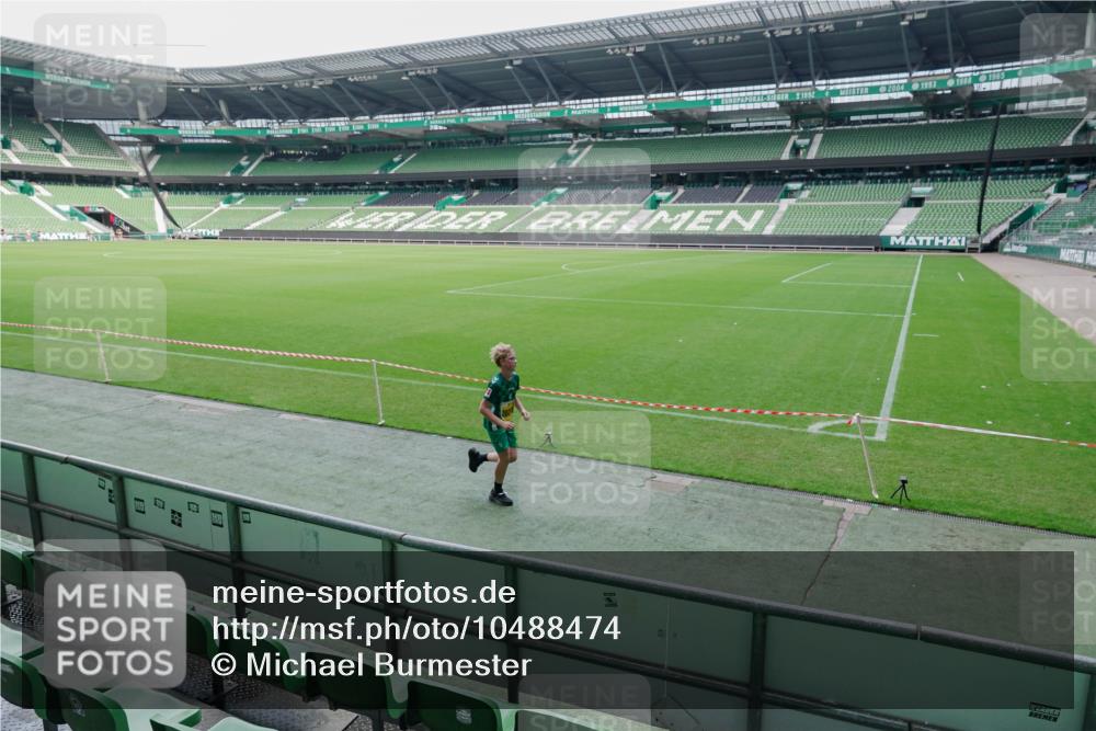 13.09.2026 - 21. swb-Marathon Bremen Michael Burmester http://msf.ph/oto/10488474 13.09.2026 10:27:58 Laufen im Stadion 10096, 10142, 10172, 10189, 10223, 10231, 10267, 10269, 10270, 10289, 10293, 10294, 10310, 10316, 10318, 10319, 10329, 10393, 10421, 10464, 10489, 10504, 10508, 10514, 10538, 10541, 10544, 10566, 10583, 10594, 10628, 10638, 10655, 10709, 10739, 10744, 10770, 10807, 10814, 10835, 10846, 10860, 10873, 10897, 10898, 10917, 10956, 10992, 10993, 11005, 11035, 11058, 11060, 11063, 11076, 11087, 11092, 11110, 11111, 11130, 11135, 11148, 11193, 11196 meine-sportfotos.de