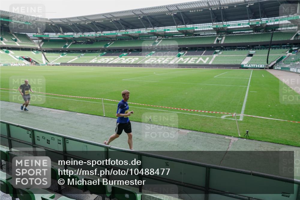 13.09.2026 - 21. swb-Marathon Bremen Michael Burmester http://msf.ph/oto/10488477 13.09.2026 10:28:05 Laufen im Stadion 10096, 10142, 10172, 10189, 10223, 10231, 10267, 10269, 10270, 10289, 10293, 10294, 10310, 10316, 10319, 10329, 10393, 10421, 10464, 10489, 10504, 10508, 10514, 10525, 10538, 10541, 10544, 10566, 10583, 10594, 10628, 10638, 10655, 10709, 10739, 10744, 10770, 10814, 10835, 10846, 10860, 10873, 10876, 10897, 10898, 10910, 10917, 10923, 10956, 10992, 10993, 11005, 11018, 11035, 11058, 11060, 11063, 11076, 11087, 11092, 11110, 11111, 11148, 11193, 11196 meine-sportfotos.de